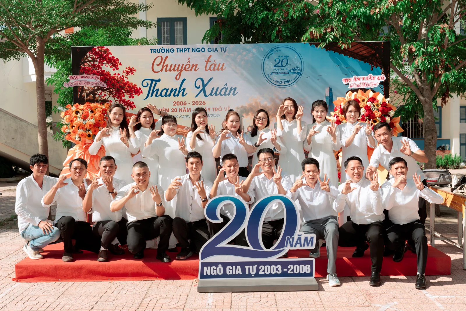 Ảnh lễ kỷ niệm 20 năm lớp 12C3, chụp ngày 08/08/2026