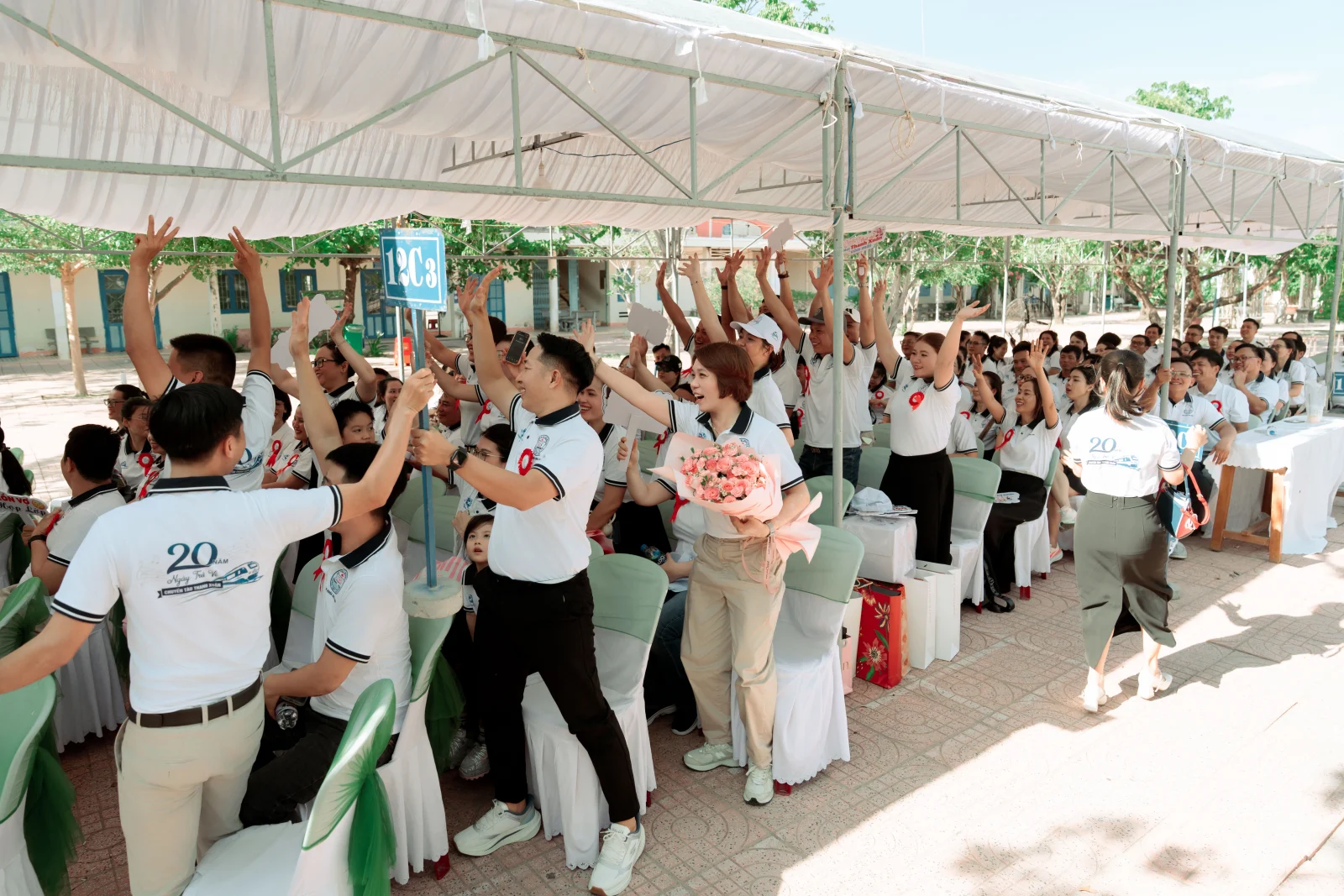 Ảnh lễ kỷ niệm 20 năm lớp 12C3, chụp ngày 08/08/2026