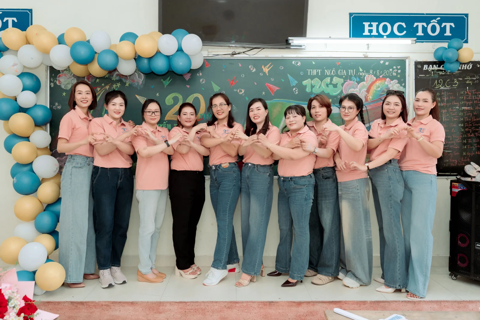 Ảnh lễ kỷ niệm 20 năm lớp 12C3, chụp ngày 08/08/2026