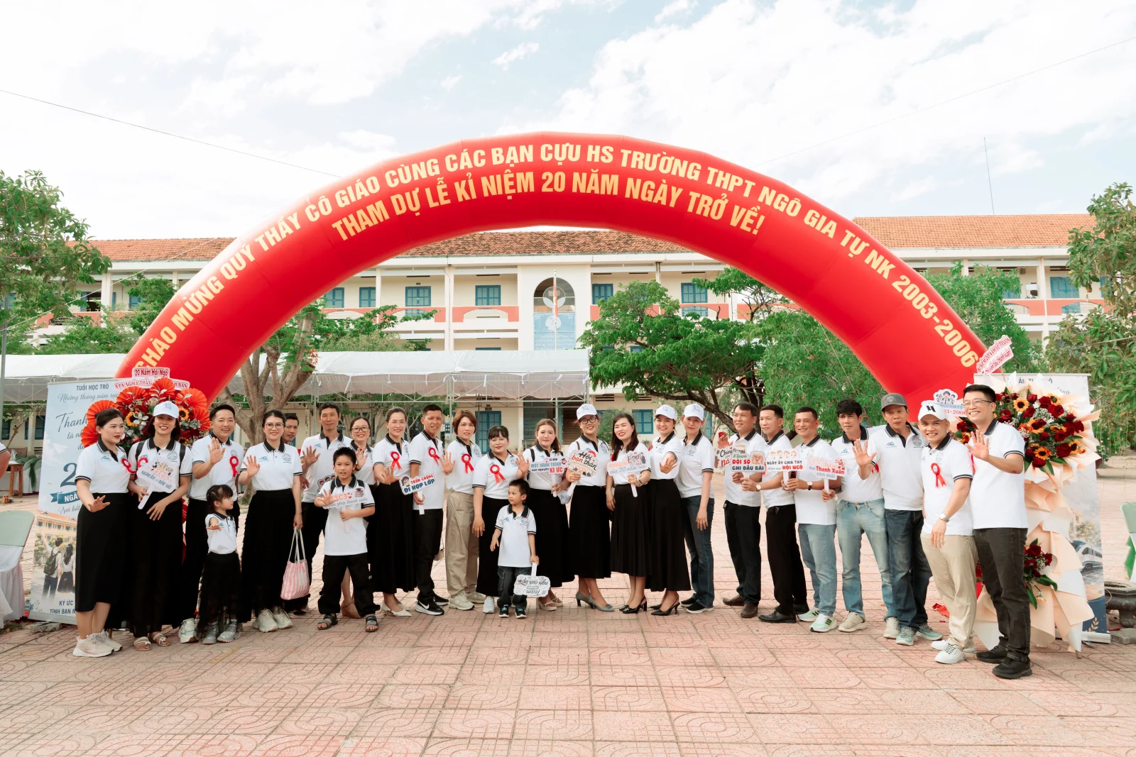 Ảnh lễ kỷ niệm 20 năm lớp 12C3, chụp ngày 08/08/2026