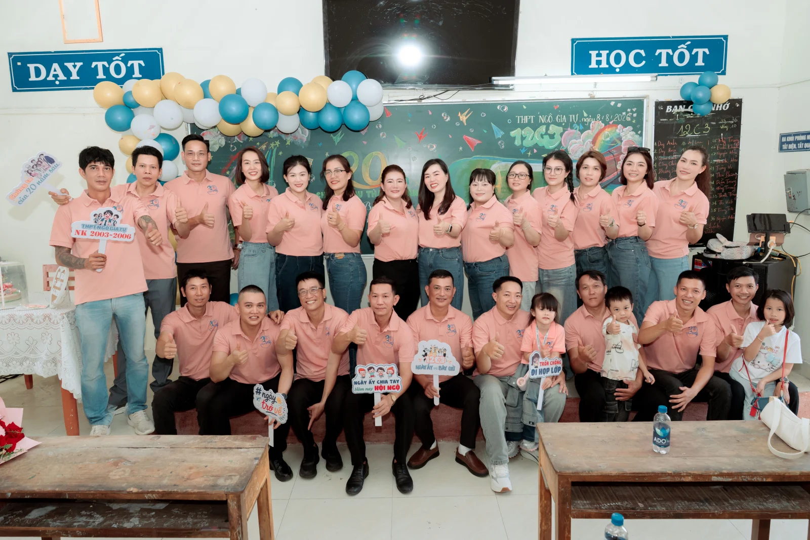 Ảnh lễ kỷ niệm 20 năm lớp 12C3, chụp ngày 08/08/2026