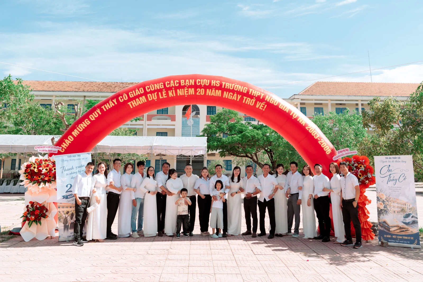 Ảnh lễ kỷ niệm 20 năm lớp 12C3, chụp ngày 08/08/2026