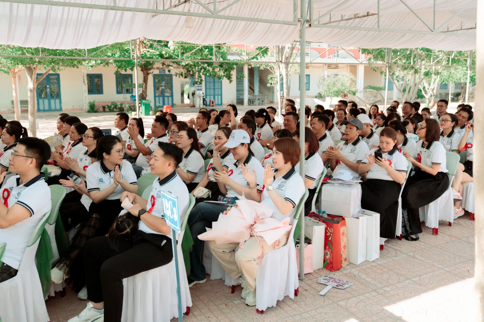 Ảnh lễ kỷ niệm 20 năm lớp 12C3, chụp ngày 08/08/2026