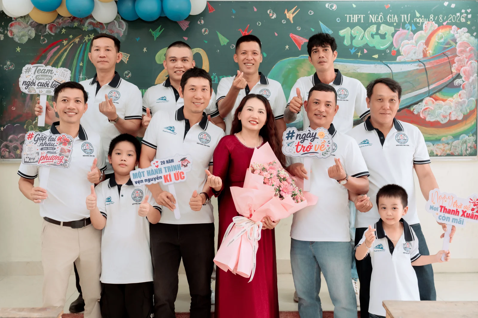Ảnh lễ kỷ niệm 20 năm lớp 12C3, chụp ngày 08/08/2026
