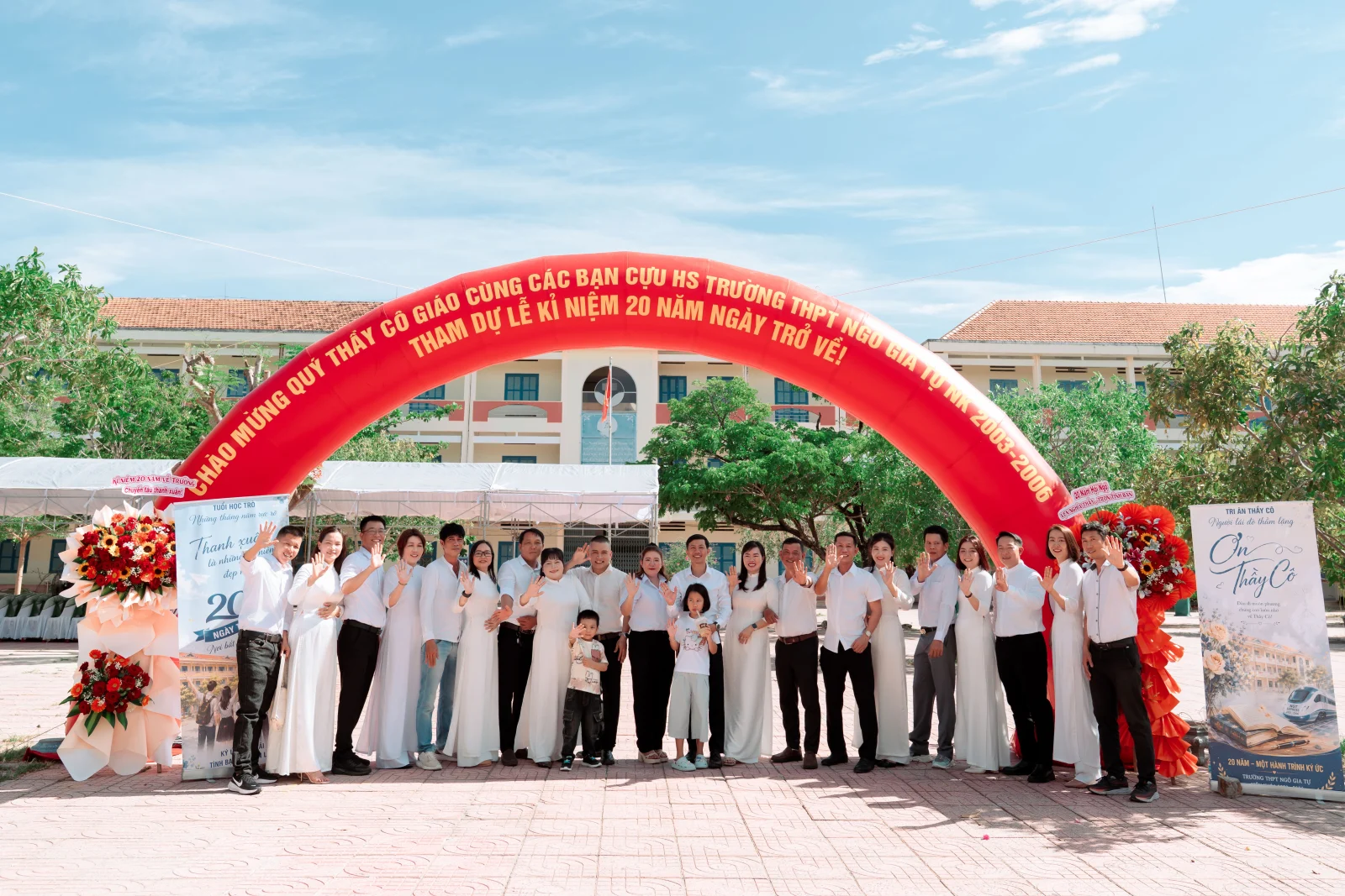 Ảnh lễ kỷ niệm 20 năm lớp 12C3, chụp ngày 08/08/2026