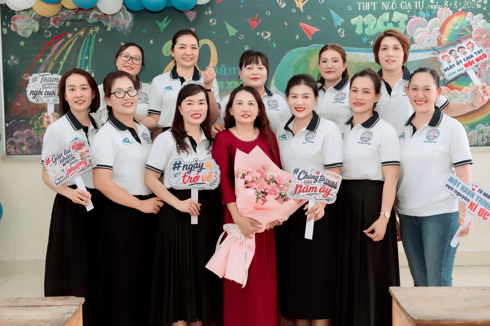 Ảnh lễ kỷ niệm 20 năm lớp 12C3, chụp ngày 08/08/2026