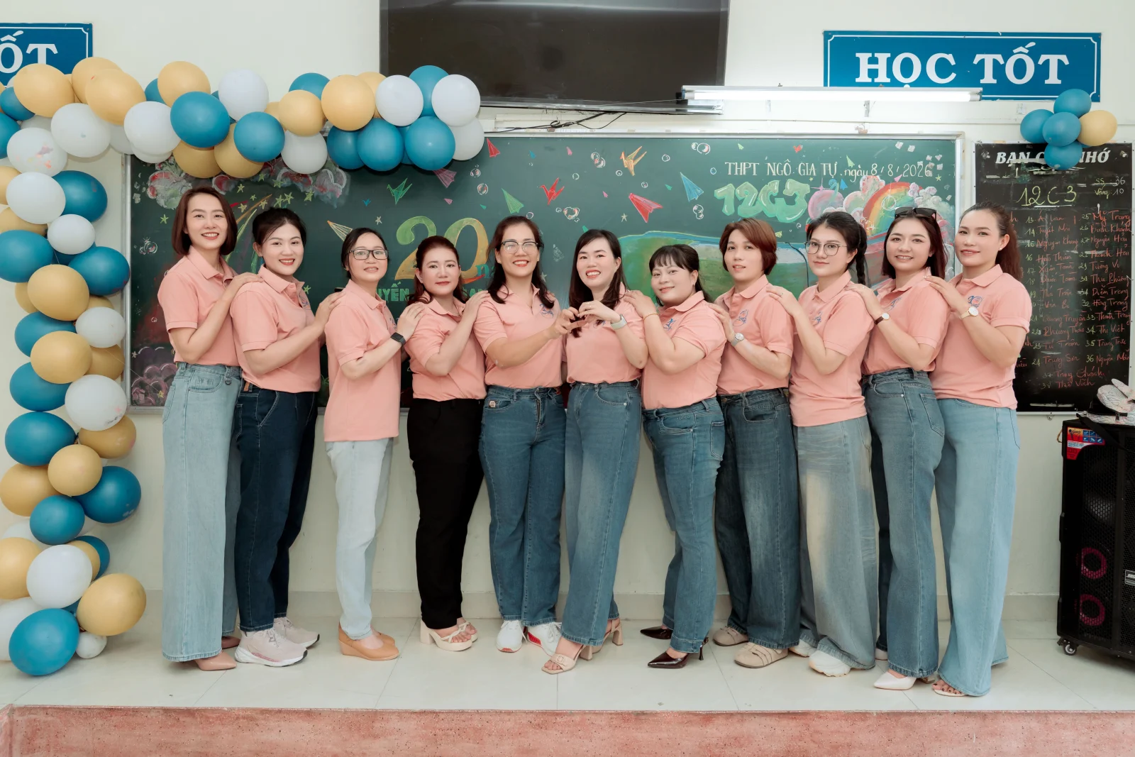 Ảnh lễ kỷ niệm 20 năm lớp 12C3, chụp ngày 08/08/2026