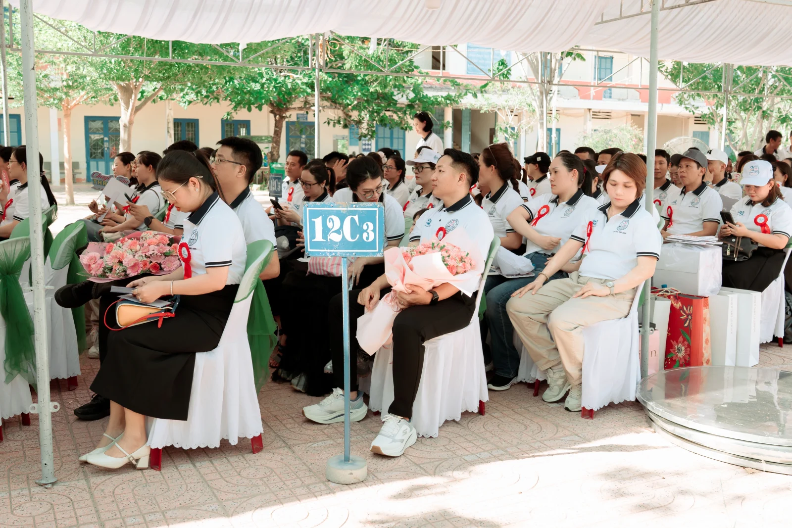 Ảnh lễ kỷ niệm 20 năm lớp 12C3, chụp ngày 08/08/2026