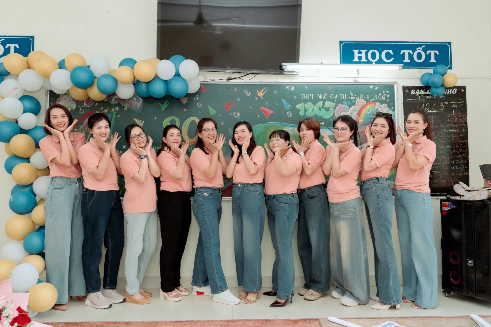 Ảnh lễ kỷ niệm 20 năm lớp 12C3, chụp ngày 08/08/2026