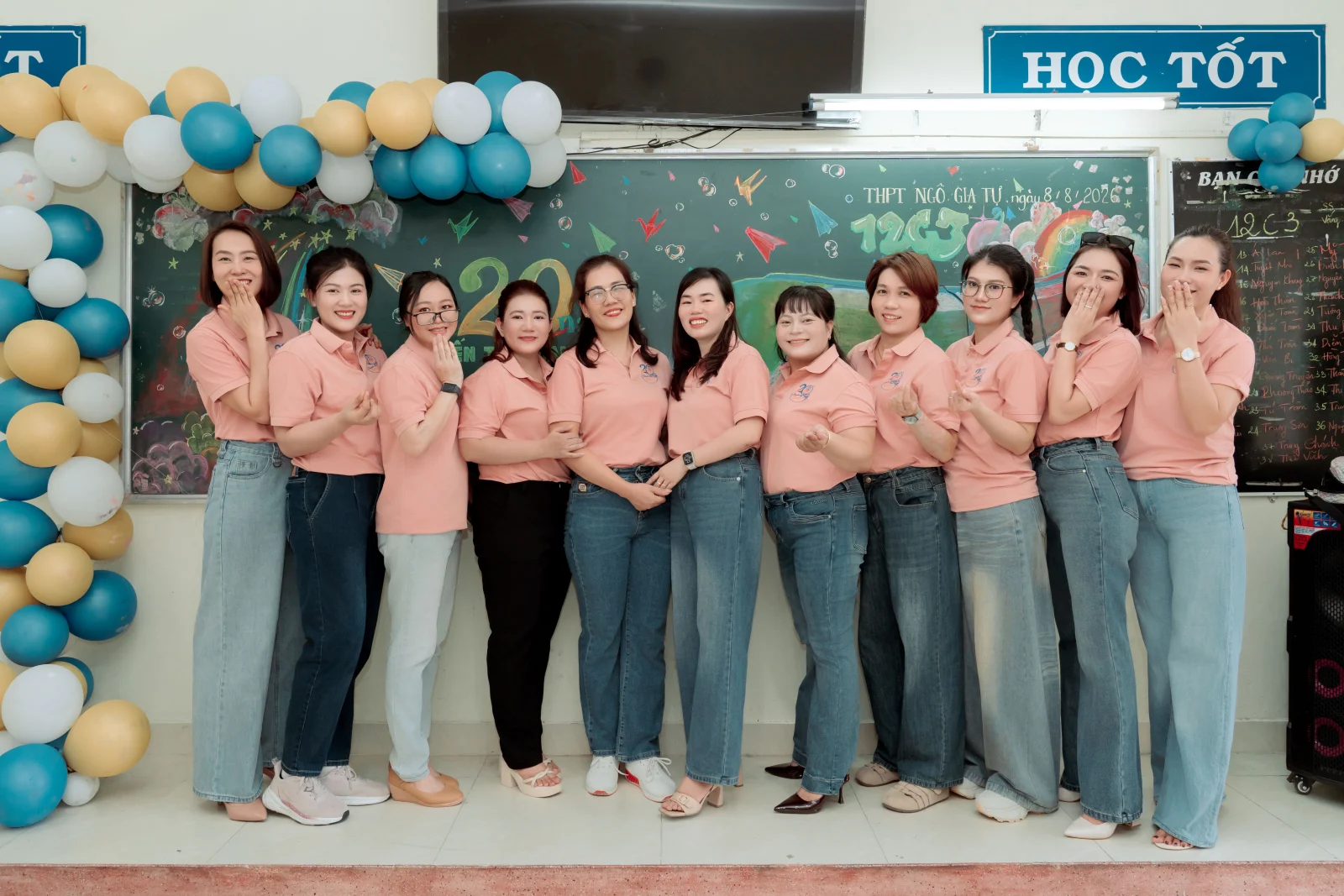 Ảnh lễ kỷ niệm 20 năm lớp 12C3, chụp ngày 08/08/2026