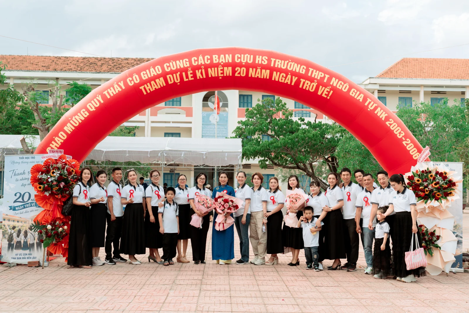 Ảnh lễ kỷ niệm 20 năm lớp 12C3, chụp ngày 08/08/2026