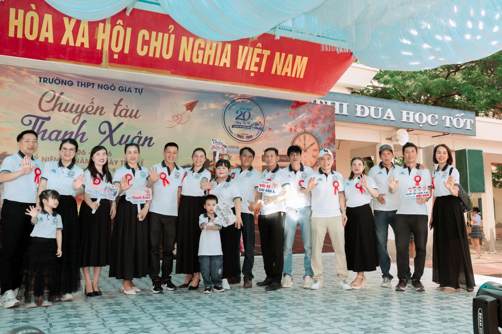Ảnh lễ kỷ niệm 20 năm lớp 12C3, chụp ngày 08/08/2026