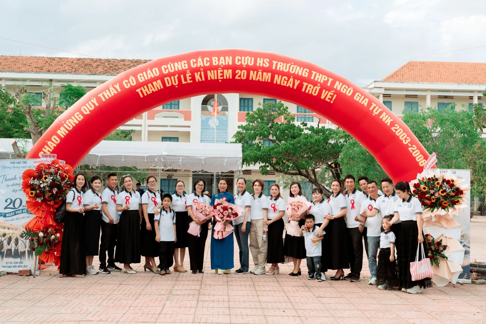 Ảnh lễ kỷ niệm 20 năm lớp 12C3, chụp ngày 08/08/2026