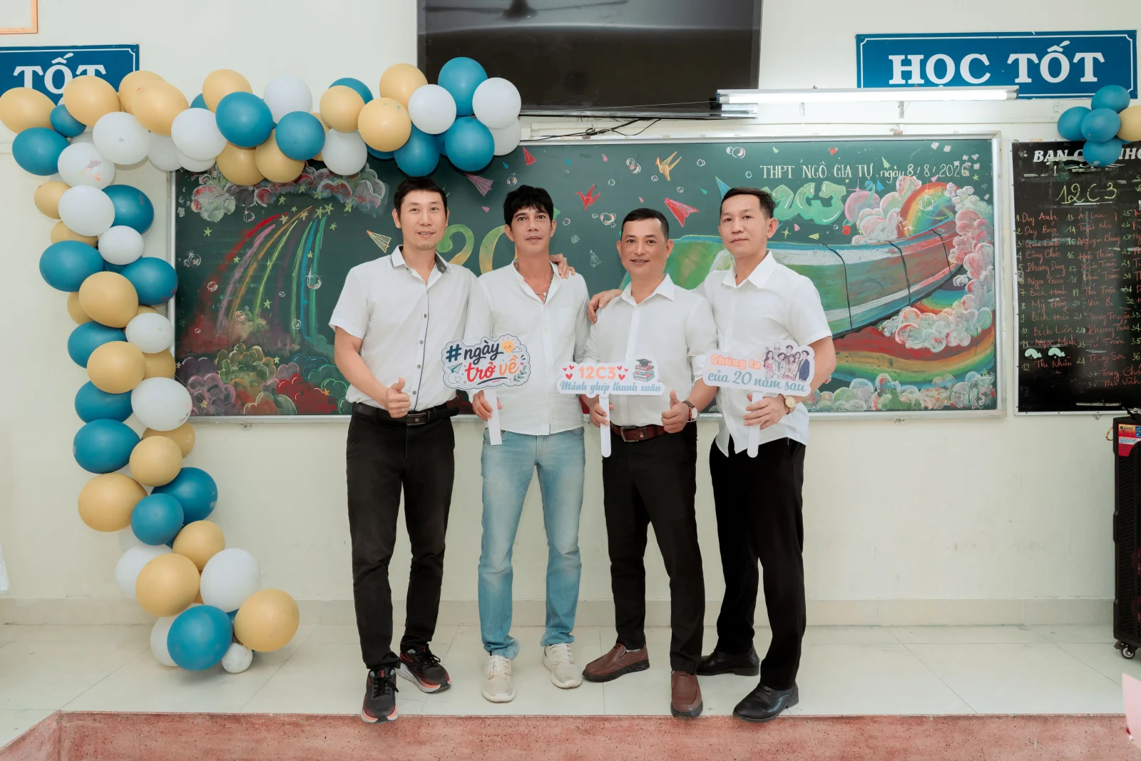 Ảnh lễ kỷ niệm 20 năm lớp 12C3, chụp ngày 08/08/2026