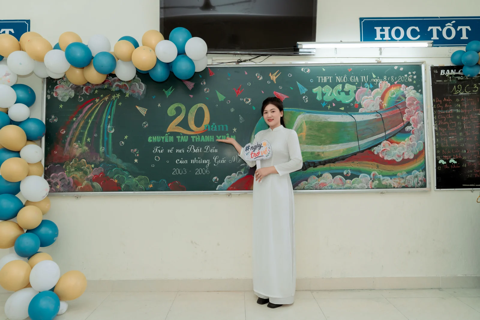 Ảnh lễ kỷ niệm 20 năm lớp 12C3, chụp ngày 08/08/2026