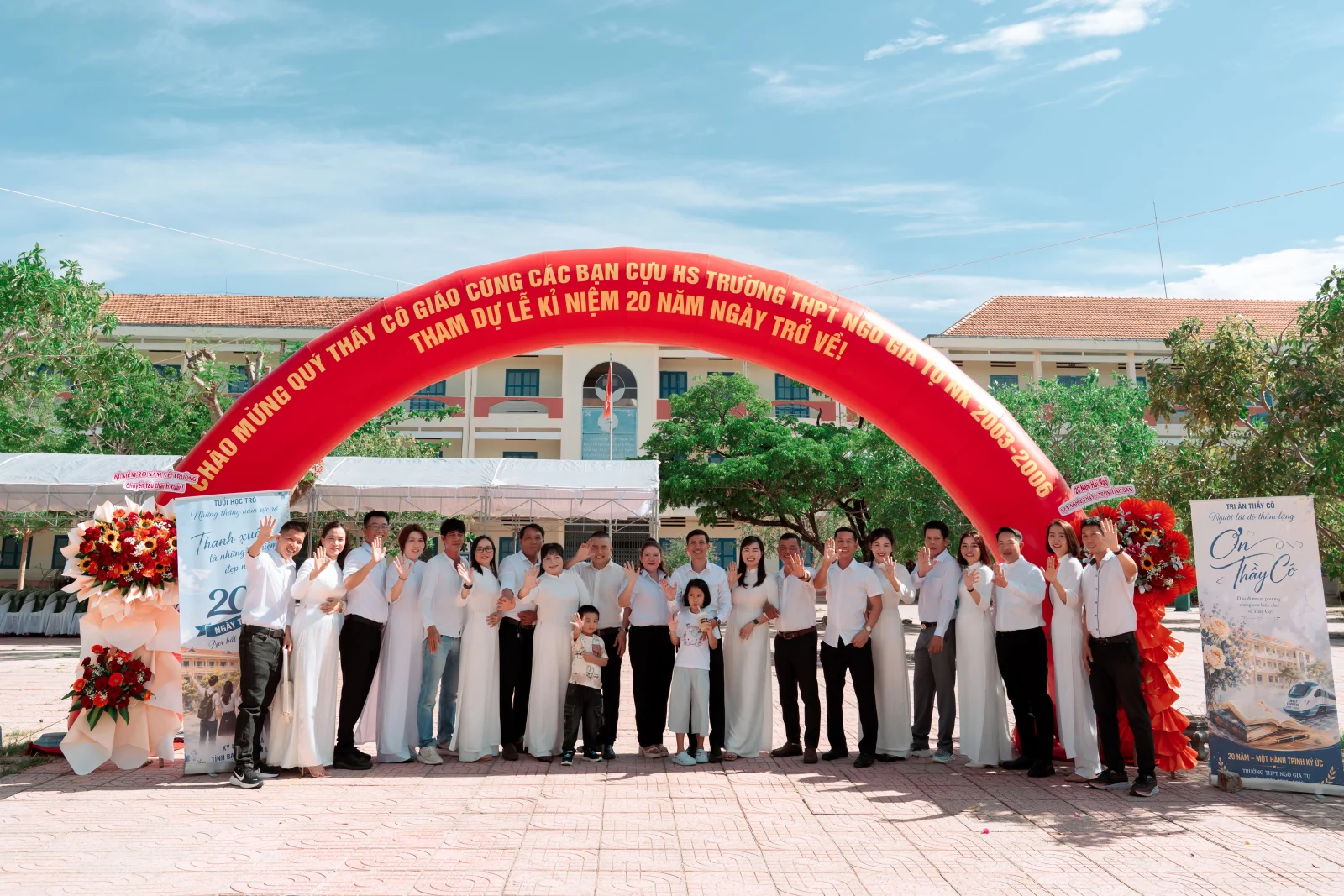 Ảnh lễ kỷ niệm 20 năm lớp 12C3, chụp ngày 08/08/2026