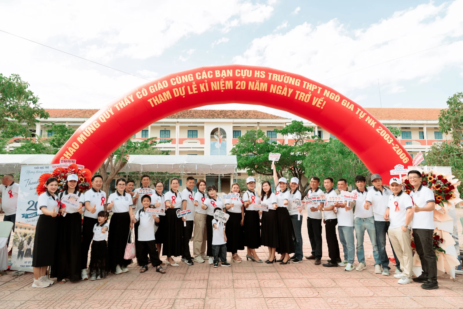 Ảnh lễ kỷ niệm 20 năm lớp 12C3, chụp ngày 08/08/2026