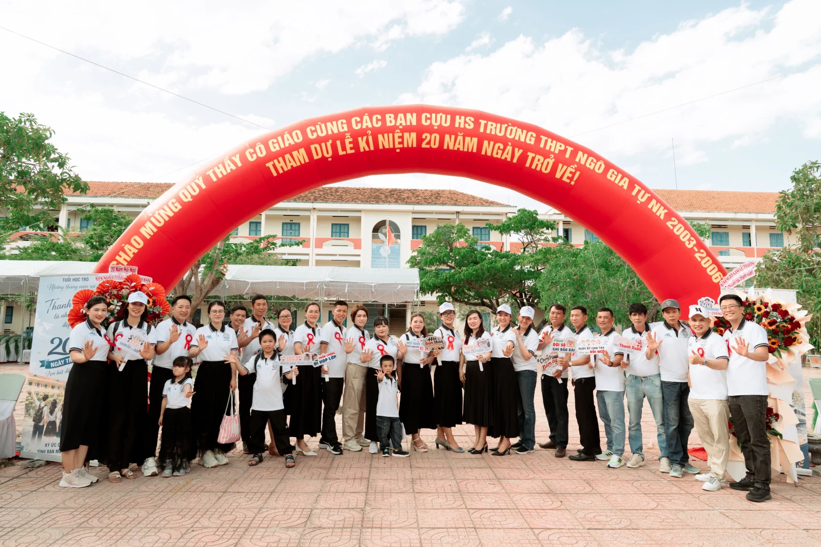 Ảnh lễ kỷ niệm 20 năm lớp 12C3, chụp ngày 08/08/2026