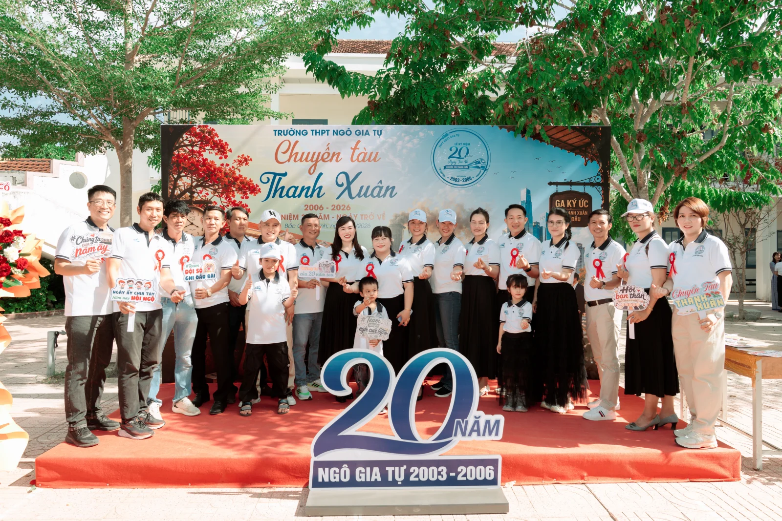 Ảnh lễ kỷ niệm 20 năm lớp 12C3, chụp ngày 08/08/2026