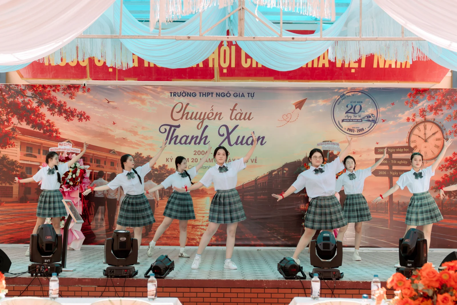 Ảnh lễ kỷ niệm 20 năm lớp 12C3, chụp ngày 08/08/2026