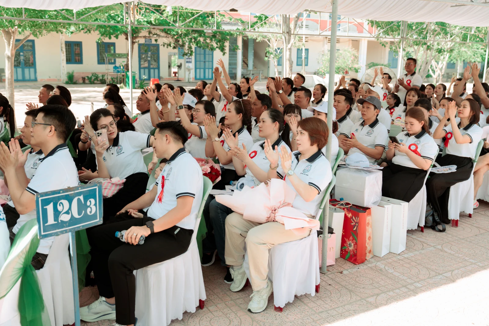 Ảnh lễ kỷ niệm 20 năm lớp 12C3, chụp ngày 08/08/2026