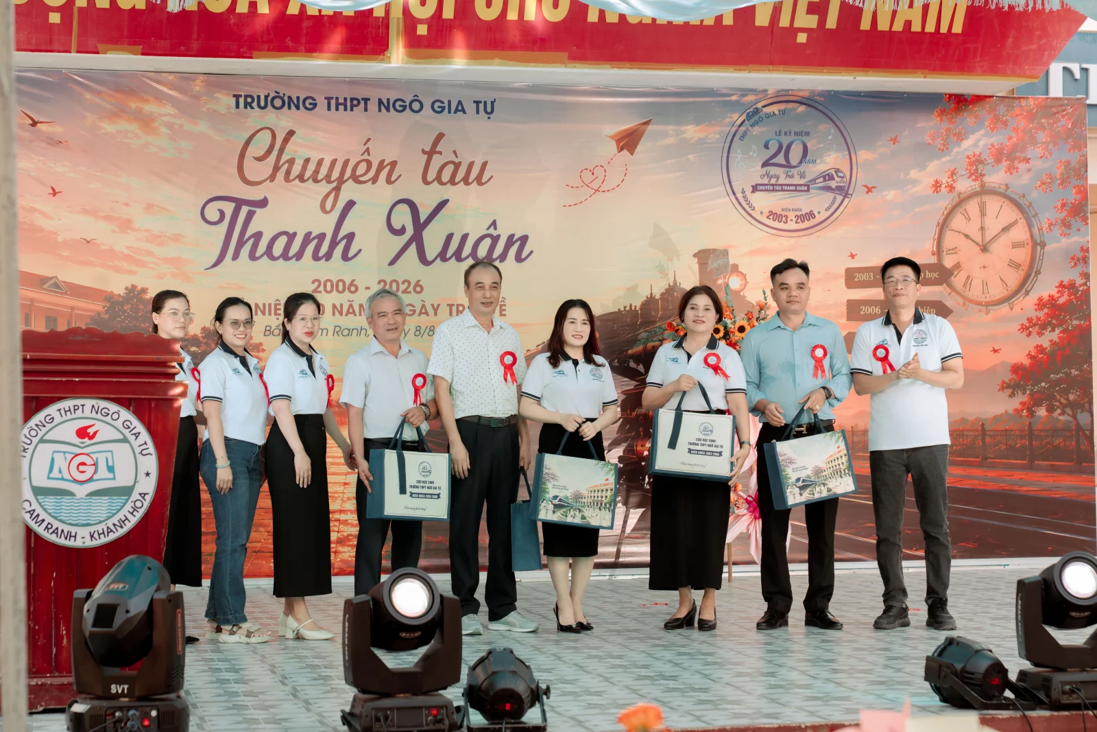 Ảnh lễ kỷ niệm 20 năm lớp 12C3, chụp ngày 08/08/2026