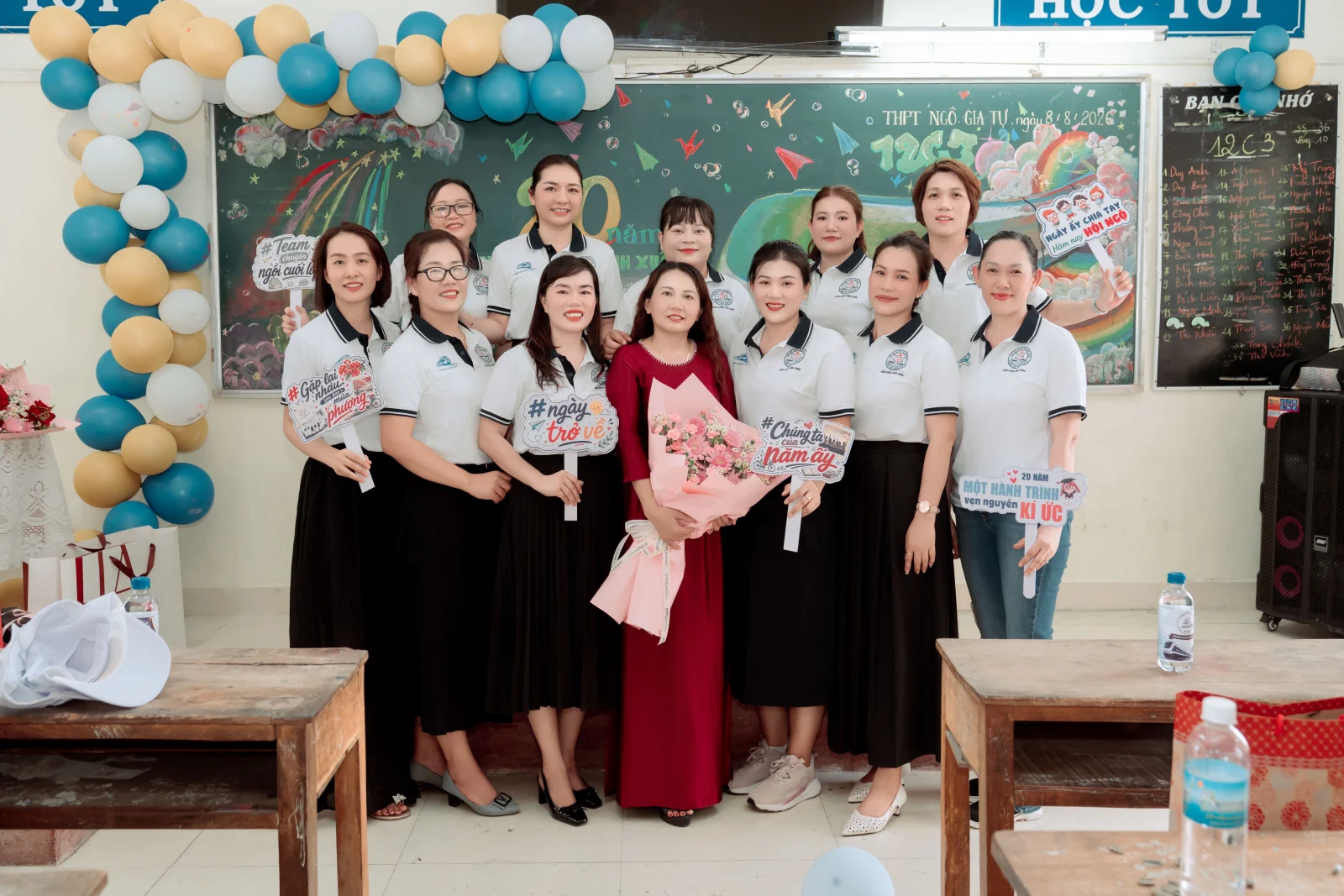 Ảnh lễ kỷ niệm 20 năm lớp 12C3, chụp ngày 08/08/2026