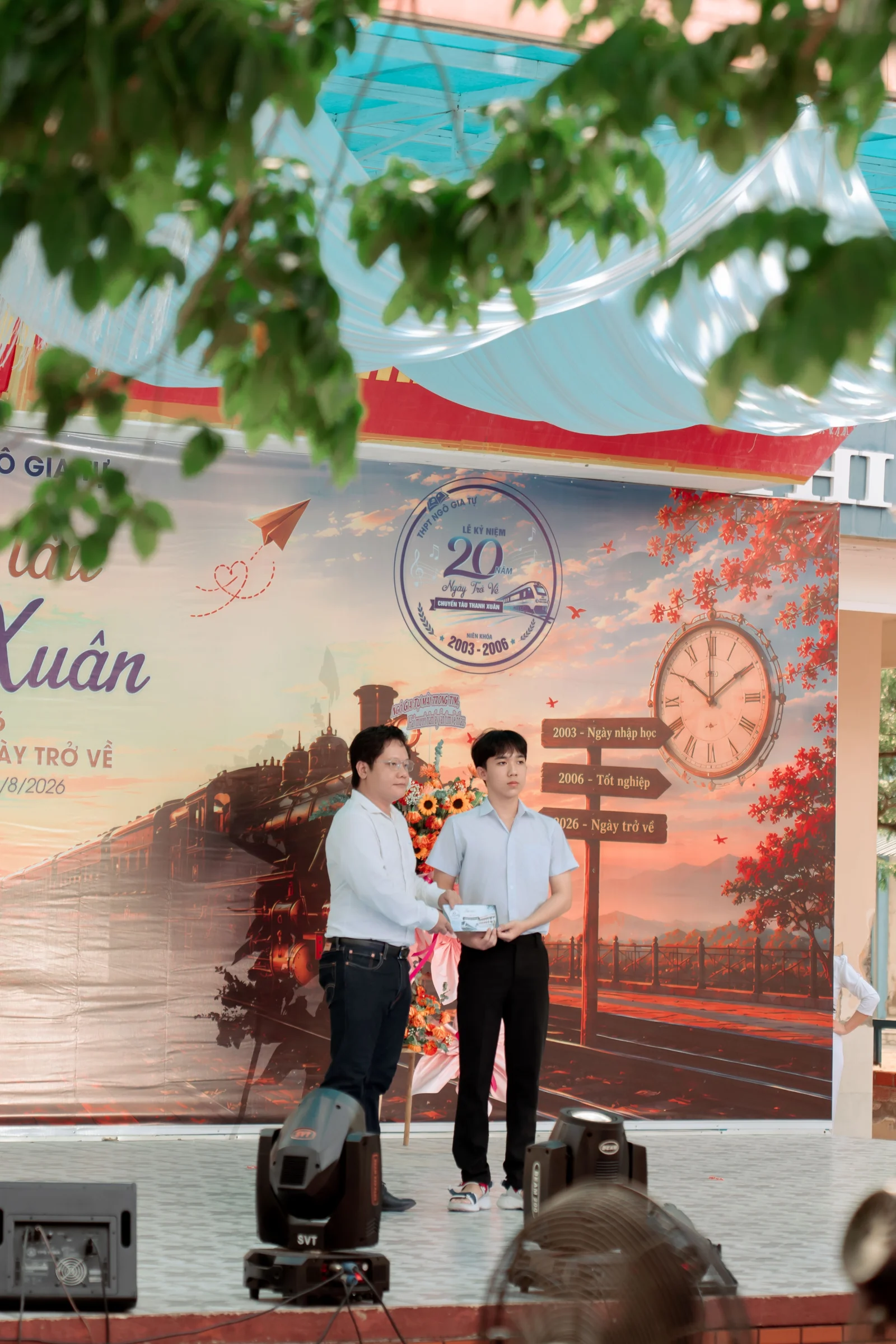 Ảnh lễ kỷ niệm 20 năm lớp 12C3, chụp ngày 08/08/2026