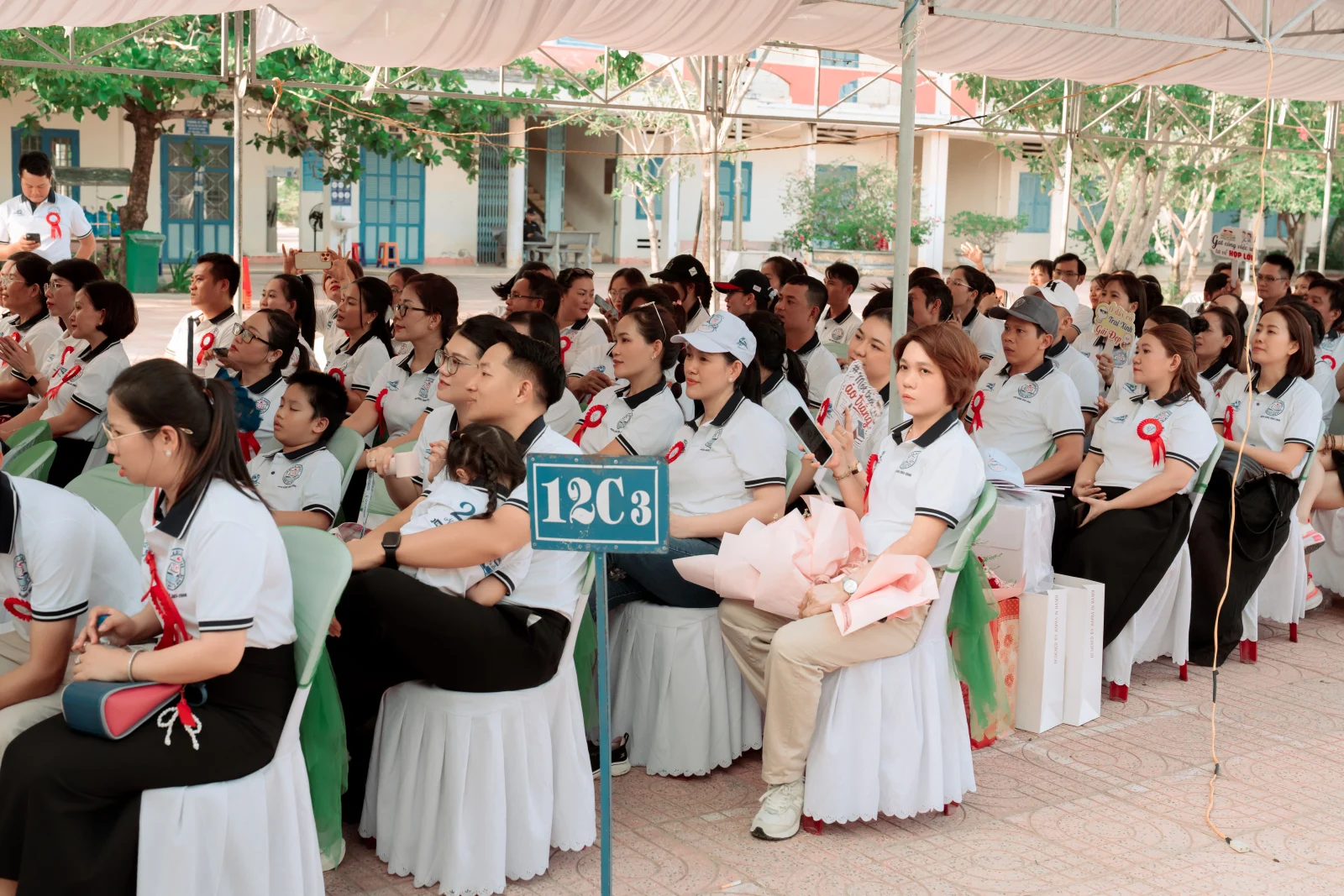 Ảnh lễ kỷ niệm 20 năm lớp 12C3, chụp ngày 08/08/2026
