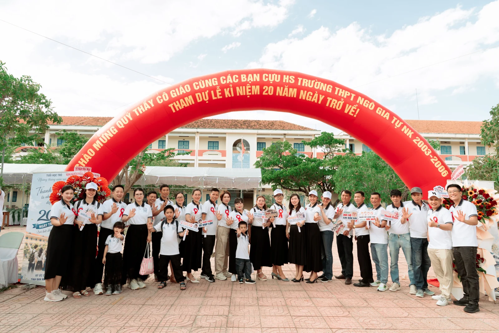 Ảnh lễ kỷ niệm 20 năm lớp 12C3, chụp ngày 08/08/2026