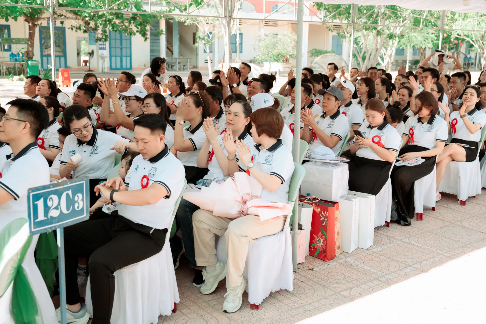 Ảnh lễ kỷ niệm 20 năm lớp 12C3, chụp ngày 08/08/2026