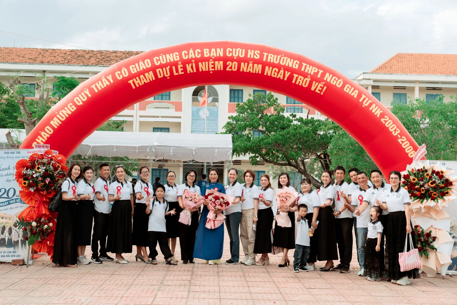 Ảnh lễ kỷ niệm 20 năm lớp 12C3, chụp ngày 08/08/2026