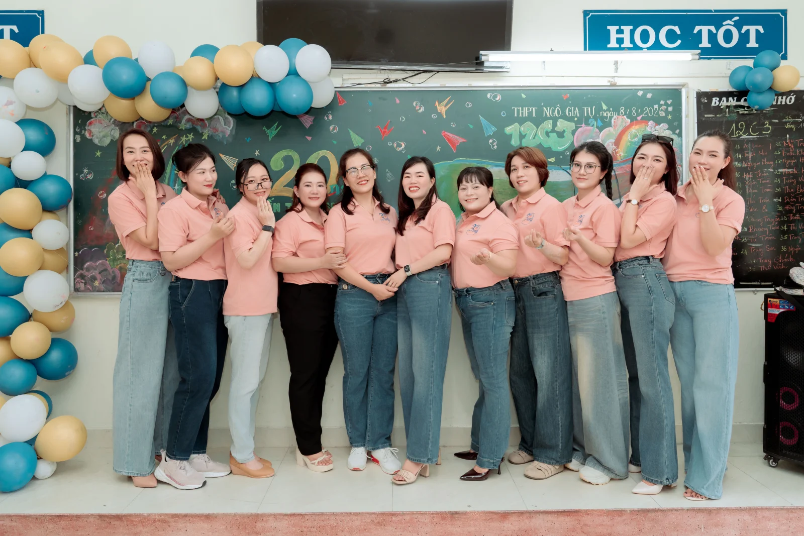 Ảnh lễ kỷ niệm 20 năm lớp 12C3, chụp ngày 08/08/2026