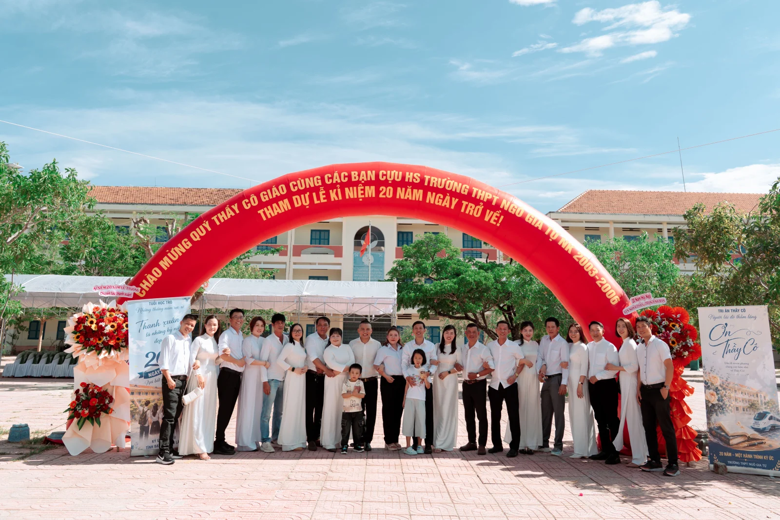 Ảnh lễ kỷ niệm 20 năm lớp 12C3, chụp ngày 08/08/2026