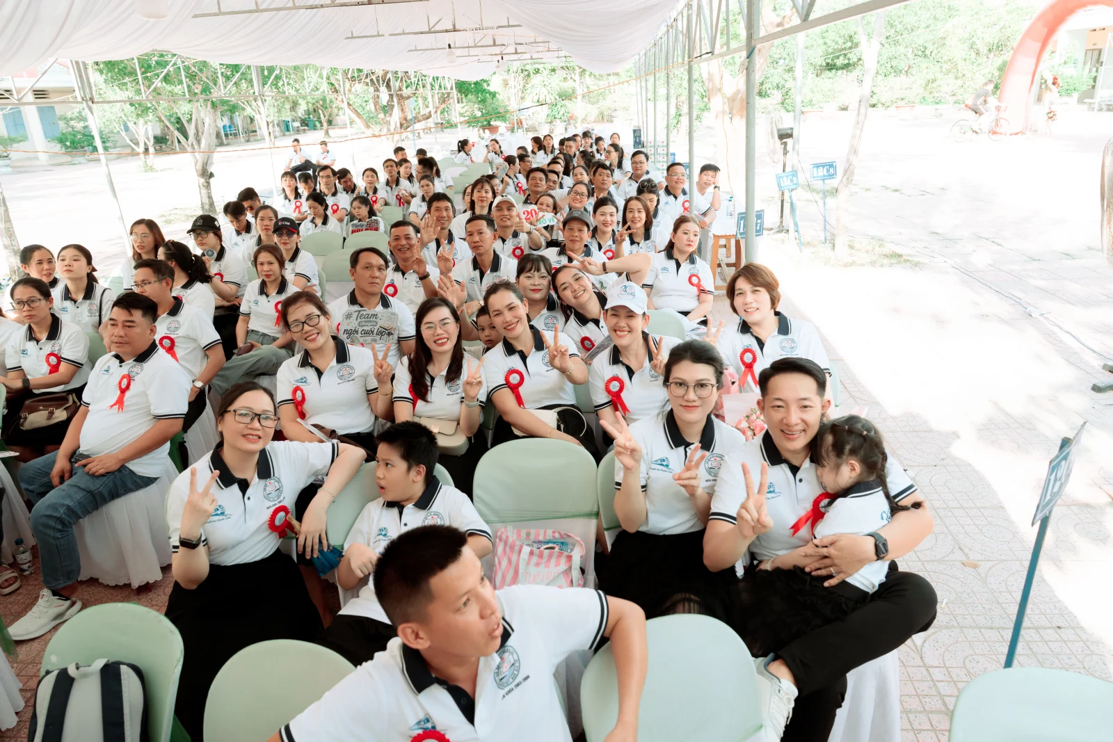 Ảnh lễ kỷ niệm 20 năm lớp 12C3, chụp ngày 08/08/2026