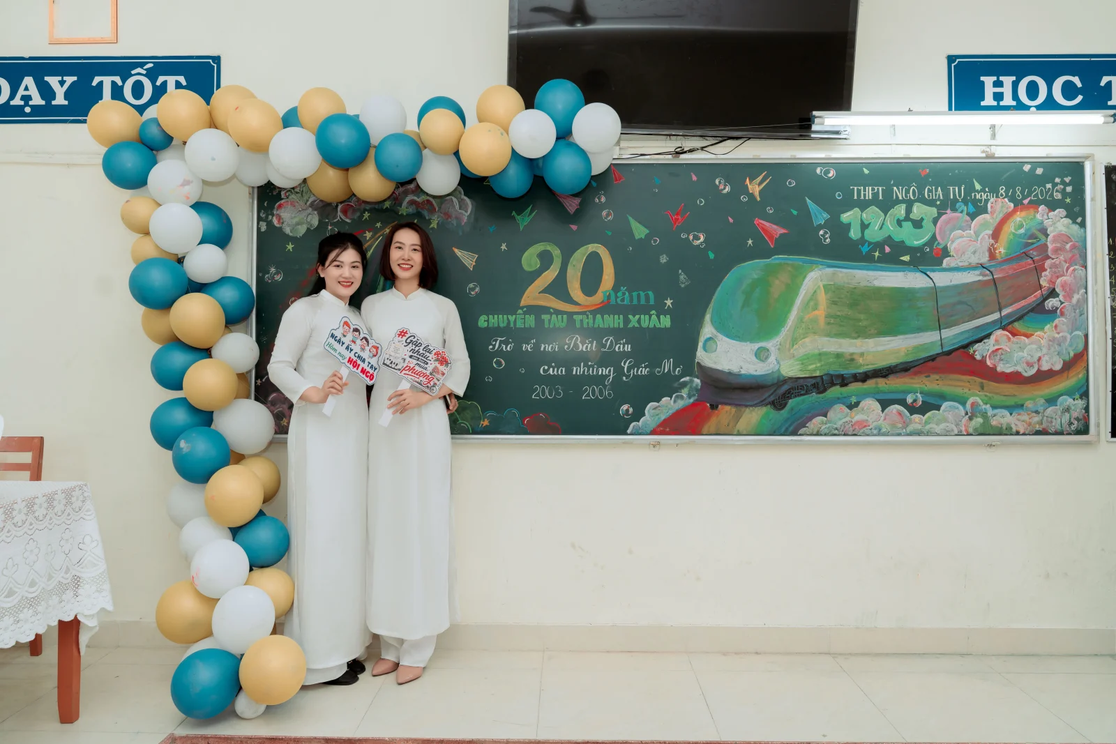 Ảnh lễ kỷ niệm 20 năm lớp 12C3, chụp ngày 08/08/2026