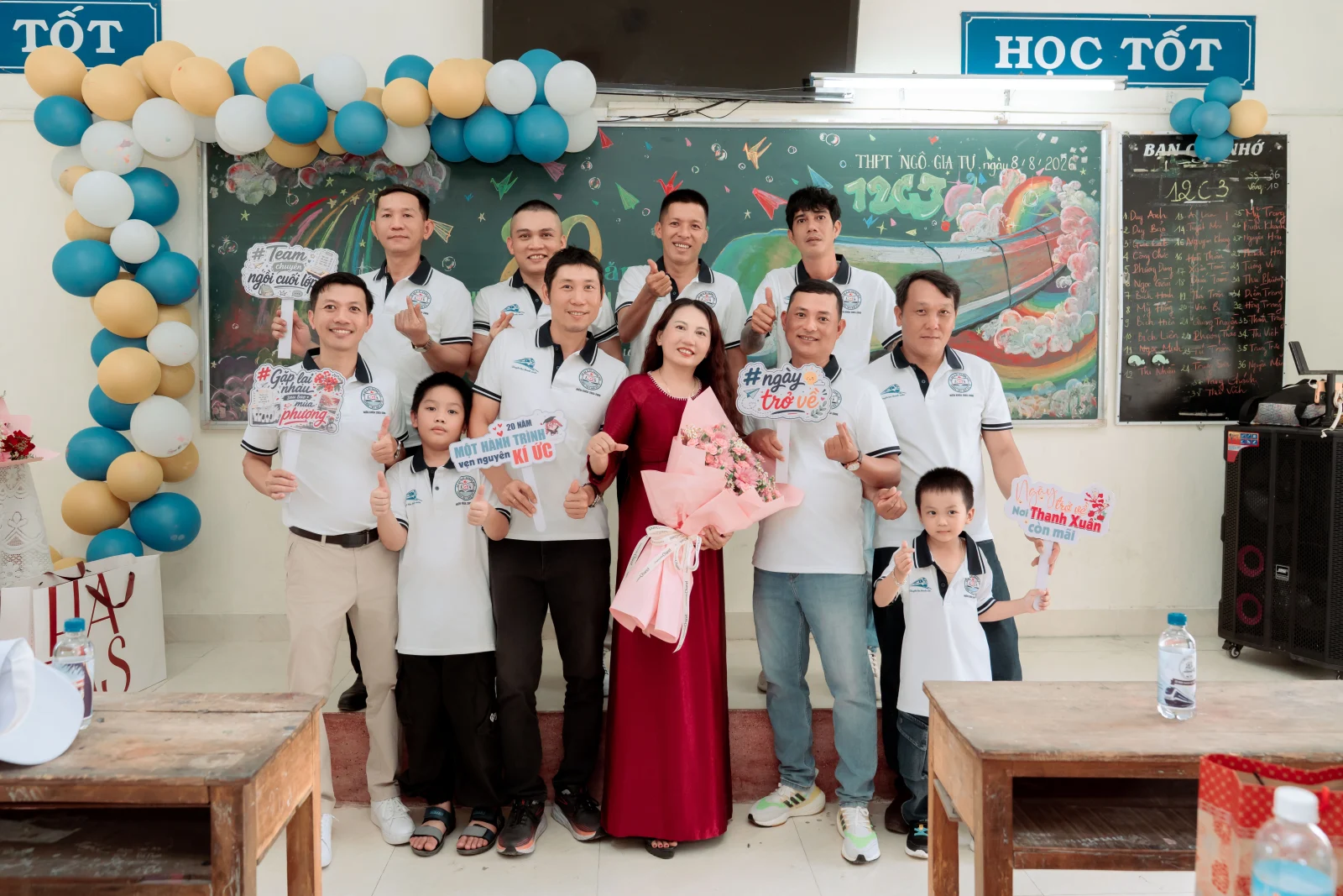 Ảnh lễ kỷ niệm 20 năm lớp 12C3, chụp ngày 08/08/2026