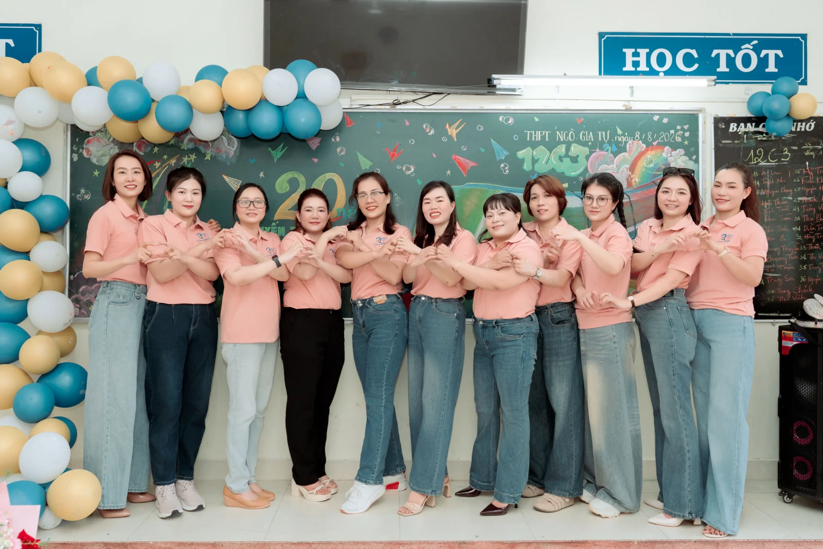 Ảnh lễ kỷ niệm 20 năm lớp 12C3, chụp ngày 08/08/2026
