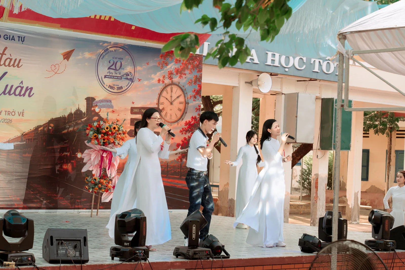 Ảnh lễ kỷ niệm 20 năm lớp 12C3, chụp ngày 08/08/2026
