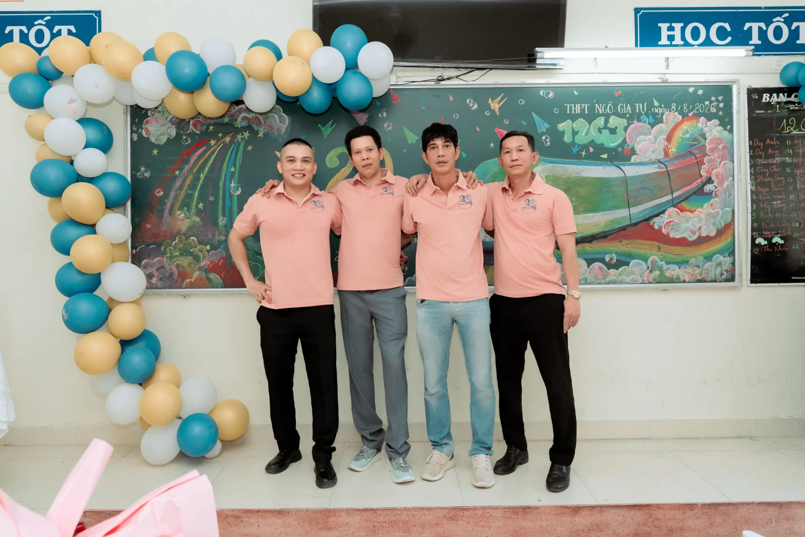 Ảnh lễ kỷ niệm 20 năm lớp 12C3, chụp ngày 08/08/2026