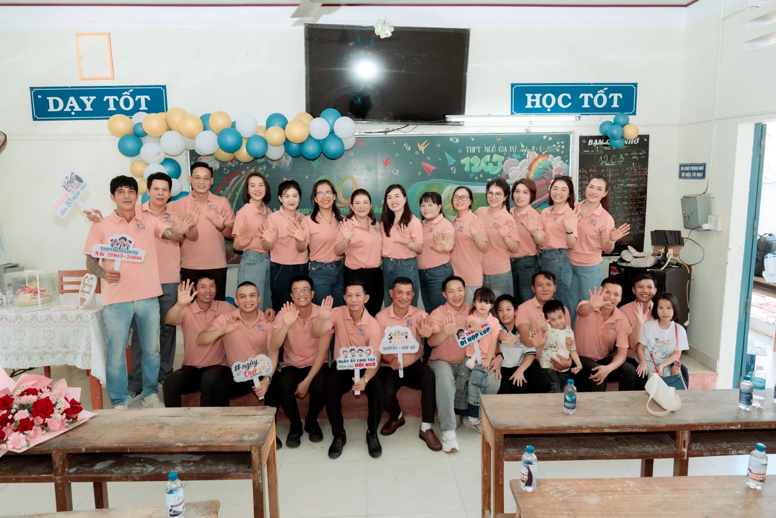 Ảnh lễ kỷ niệm 20 năm lớp 12C3, chụp ngày 08/08/2026