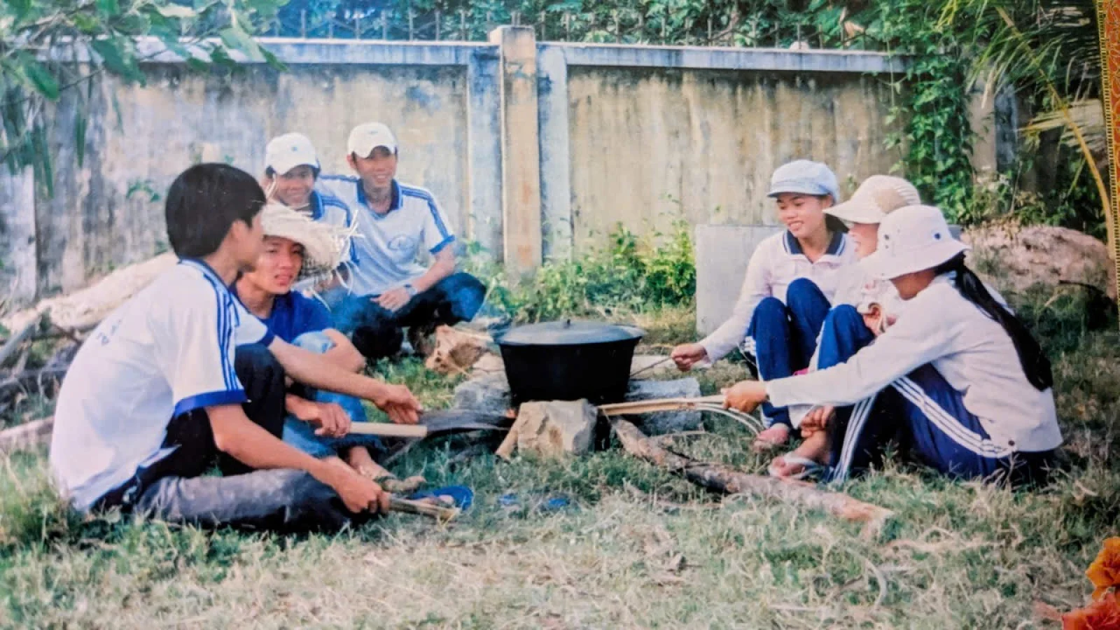 Ảnh lễ kỷ niệm 20 năm lớp 12C3, chụp ngày 08/08/2026