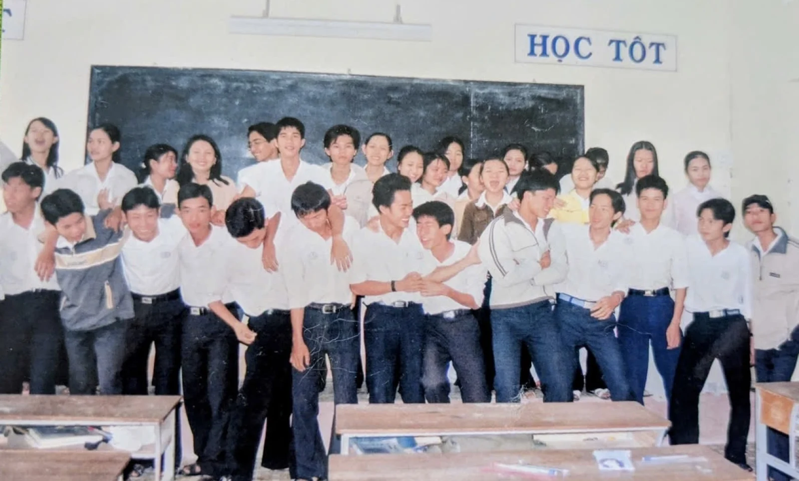 Ảnh lễ kỷ niệm 20 năm lớp 12C3, chụp ngày 08/08/2026