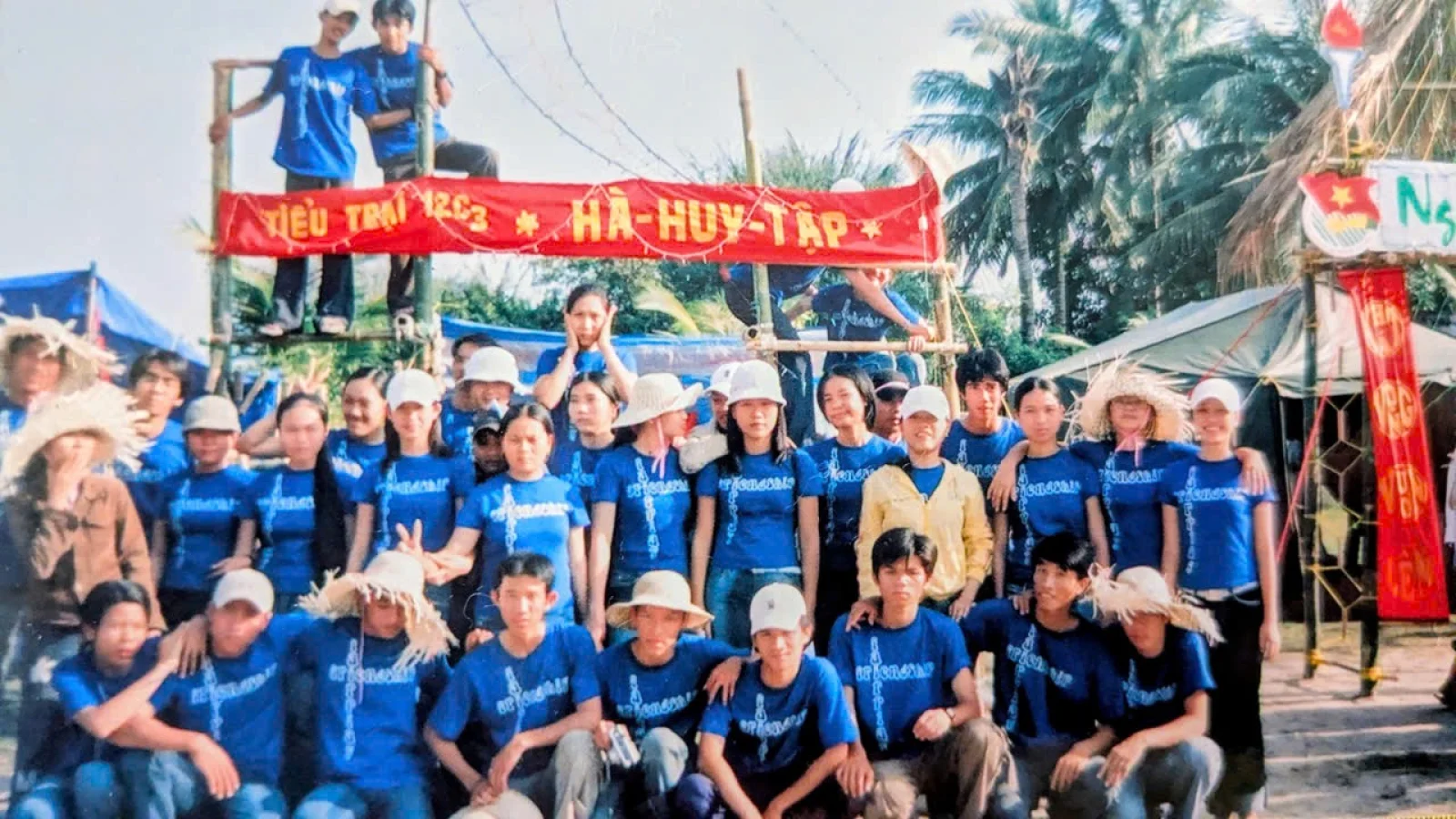 Ảnh lễ kỷ niệm 20 năm lớp 12C3, chụp ngày 08/08/2026
