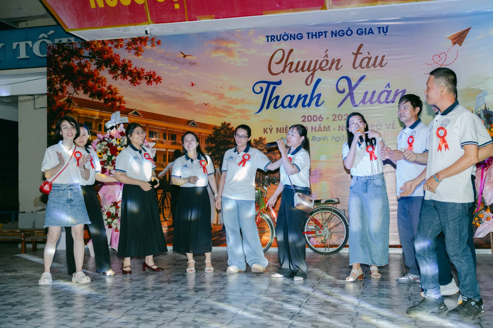 Ảnh lễ kỷ niệm 20 năm THPT Ngô Gia Tự, chụp ngày 08/08/2026