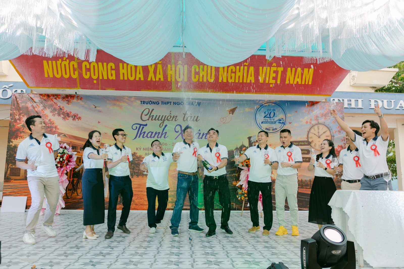 Ảnh lễ kỷ niệm 20 năm THPT Ngô Gia Tự, chụp ngày 08/08/2026