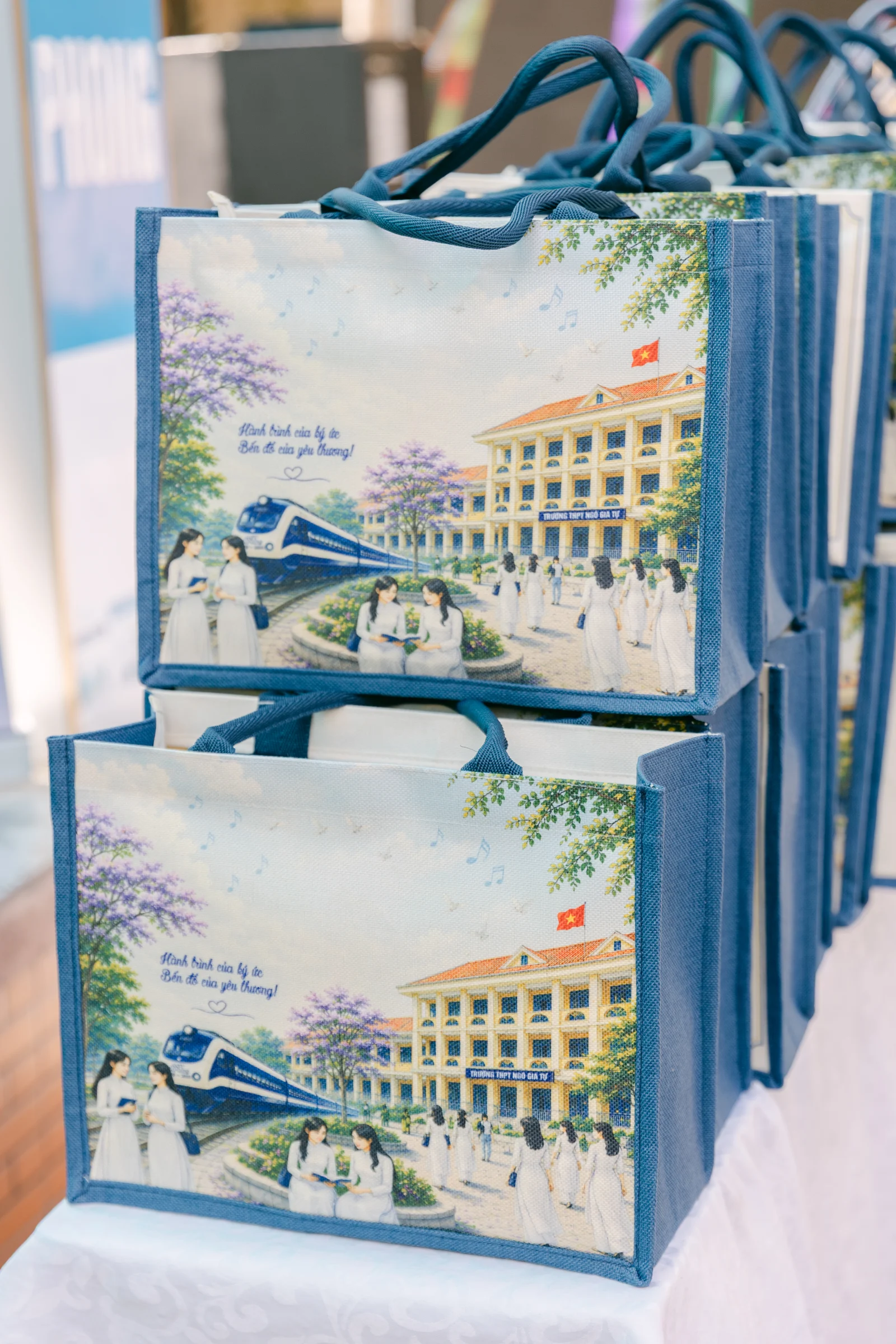 Ảnh lễ kỷ niệm 20 năm THPT Ngô Gia Tự, chụp ngày 08/08/2026