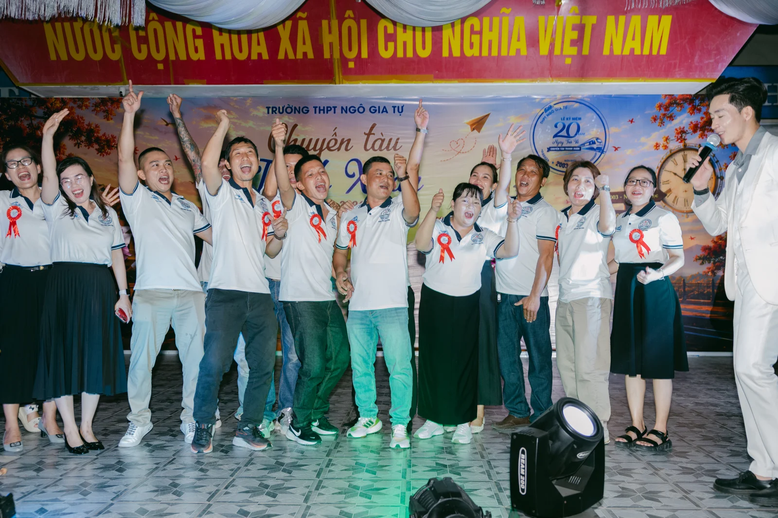 Ảnh lễ kỷ niệm 20 năm THPT Ngô Gia Tự, chụp ngày 08/08/2026