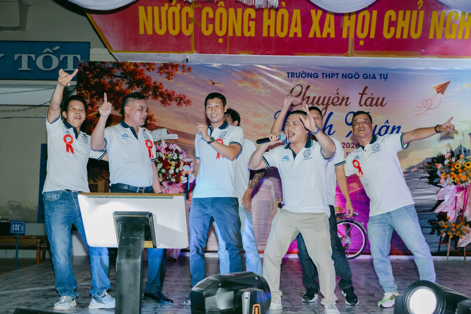 Ảnh lễ kỷ niệm 20 năm THPT Ngô Gia Tự, chụp ngày 08/08/2026