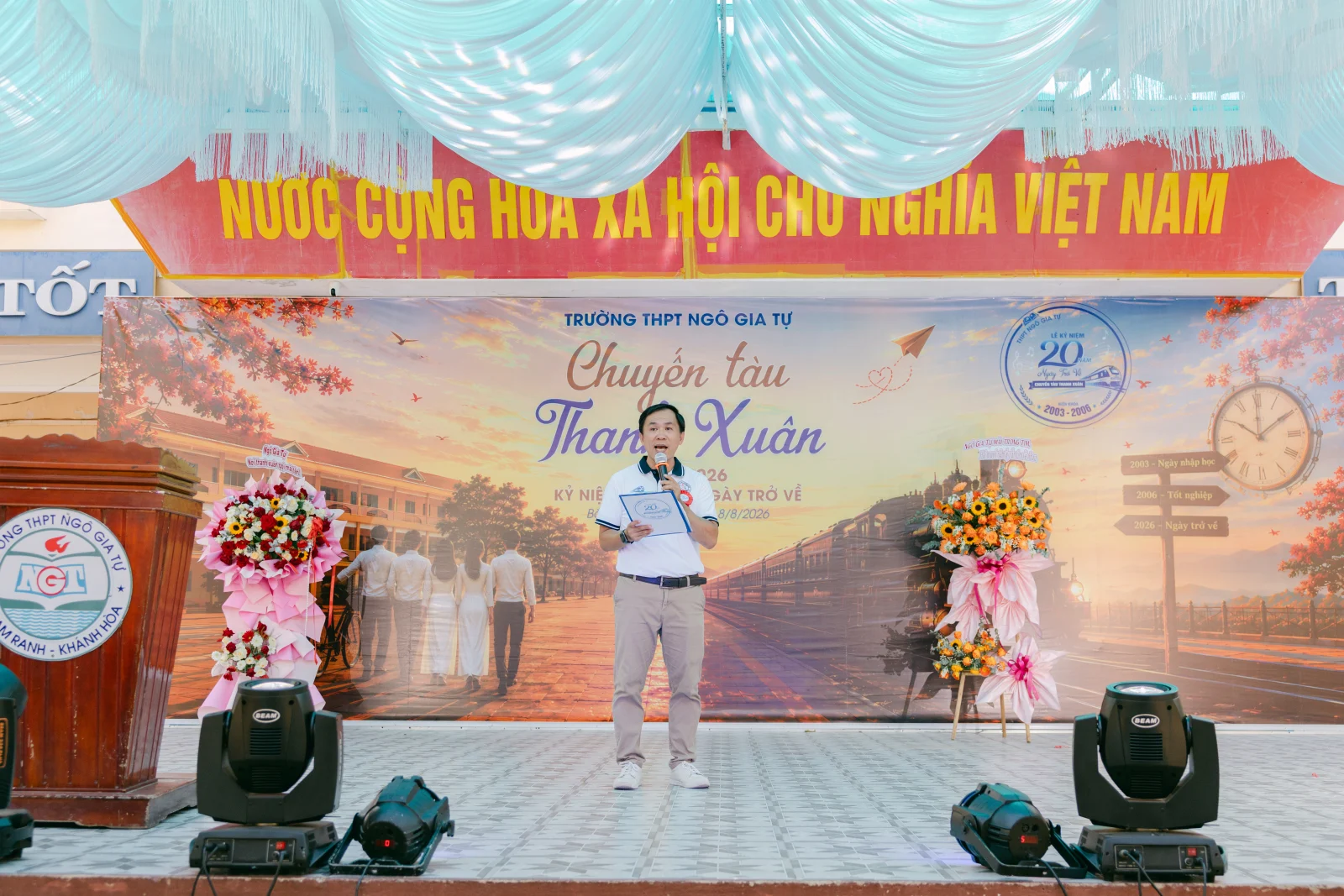 Ảnh lễ kỷ niệm 20 năm THPT Ngô Gia Tự, chụp ngày 08/08/2026